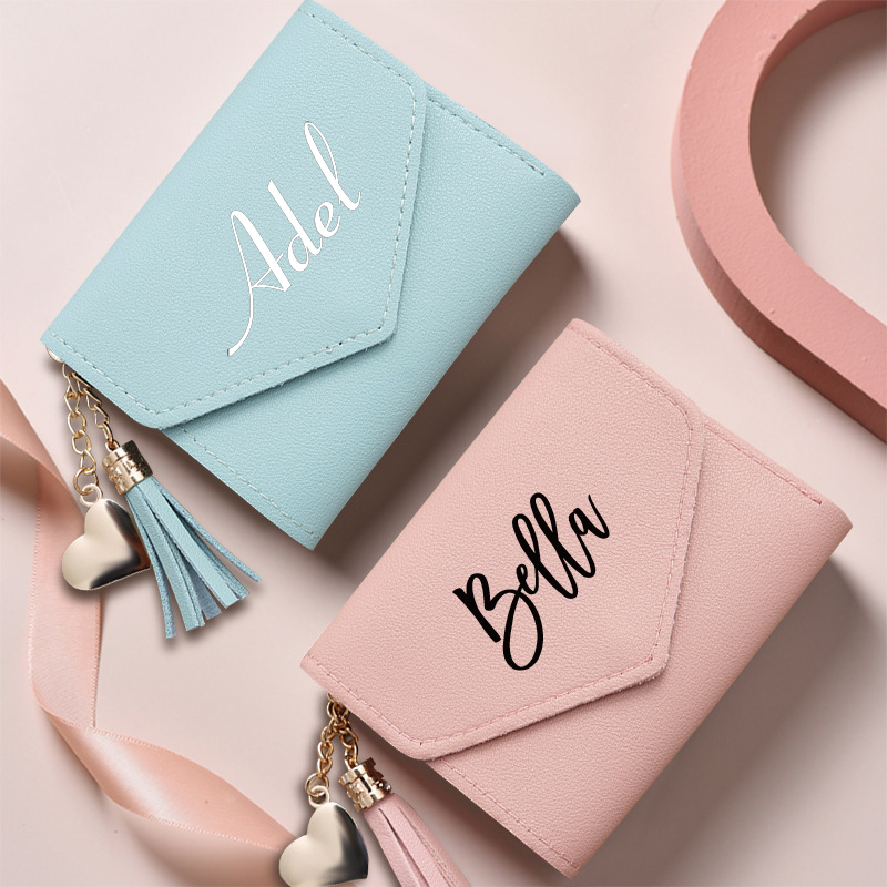 Women Bags For Eid - パーソナライズされた女性レザー財布カードバッグブライドメイドブライダルパーティー彫刻ミニマリスト財布ウェディングギフト独身の好意