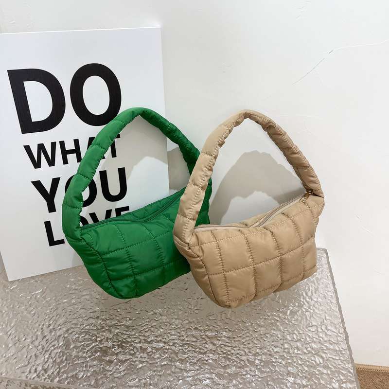 Women Bags Manufacturer - 女性用キルティングキルティングショルダーバッグ,レトロなホボースタイルのハンドバッグ,刺繍入りチェック柄,耐久性のあるナイロン素材