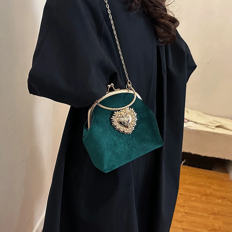 Women Bags For Sale - チェーンベルベットフレームハートディナーハンドバッグダイヤモンド高品質ショルダーとクロスボディバッグ女性のための 2024 ファッションホット販売