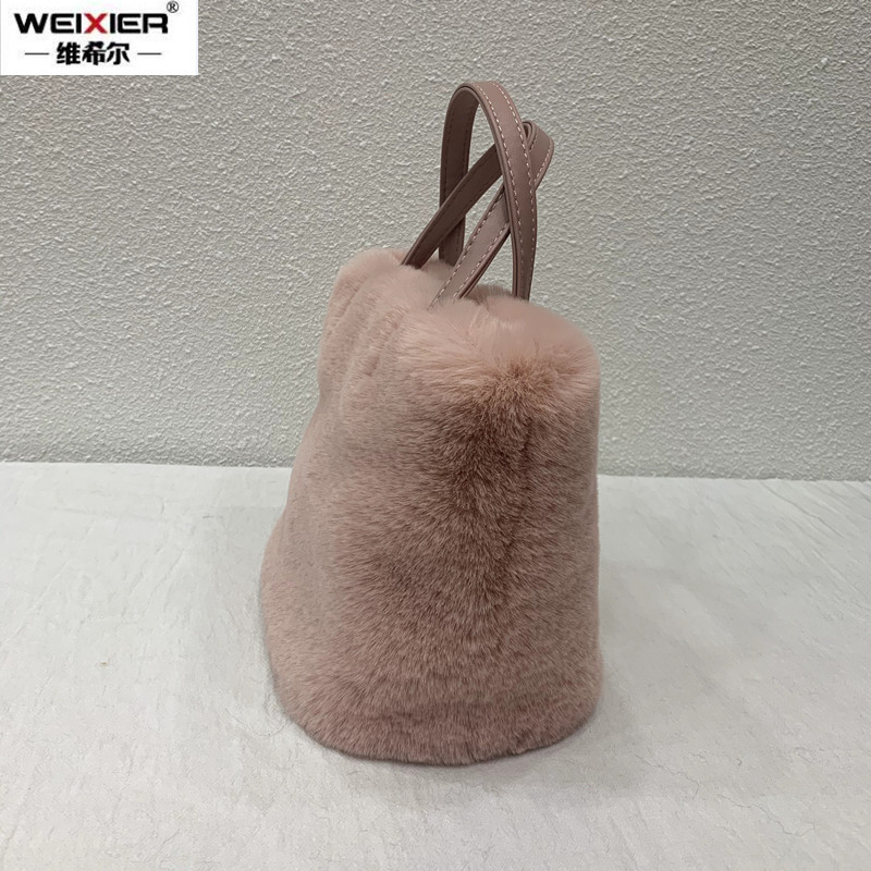 女性のフェイクファーバッグ,無地のデザイナーハンドバッグ,冬 - Women Bags Max のレビューと価格