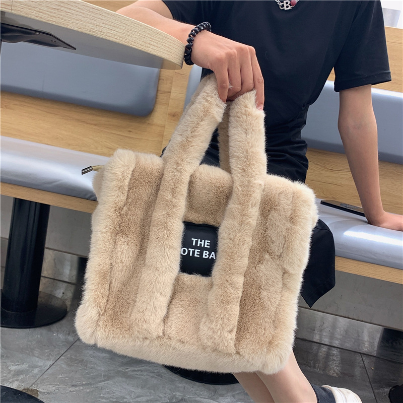 冬の女性のフェイクファーぬいぐるみトートバッグレトロ大容量ハ - Women'S Tote Bags Designer のレビューと価格