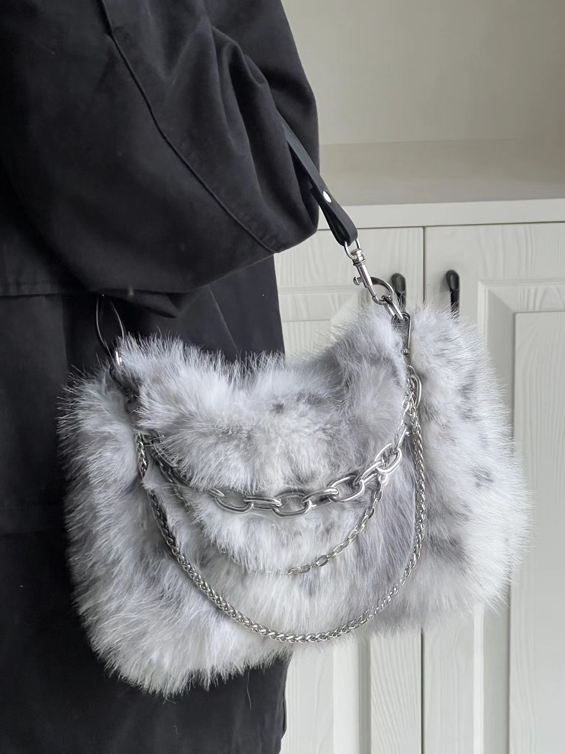 女性のためのヴィンテージ原宿トレンディなぬいぐるみハンドバッ - Women Bags Grey のレビューと価格