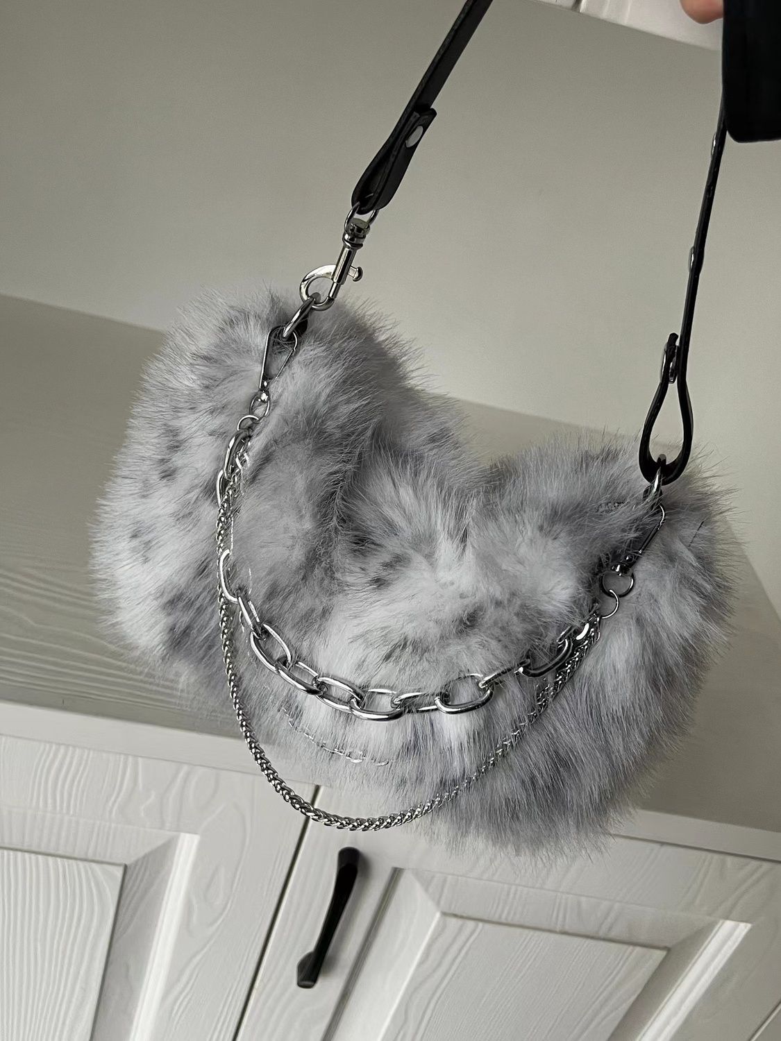 女性のためのヴィンテージ原宿トレンディなぬいぐるみハンドバッ - Women Bags Grey のレビューと価格