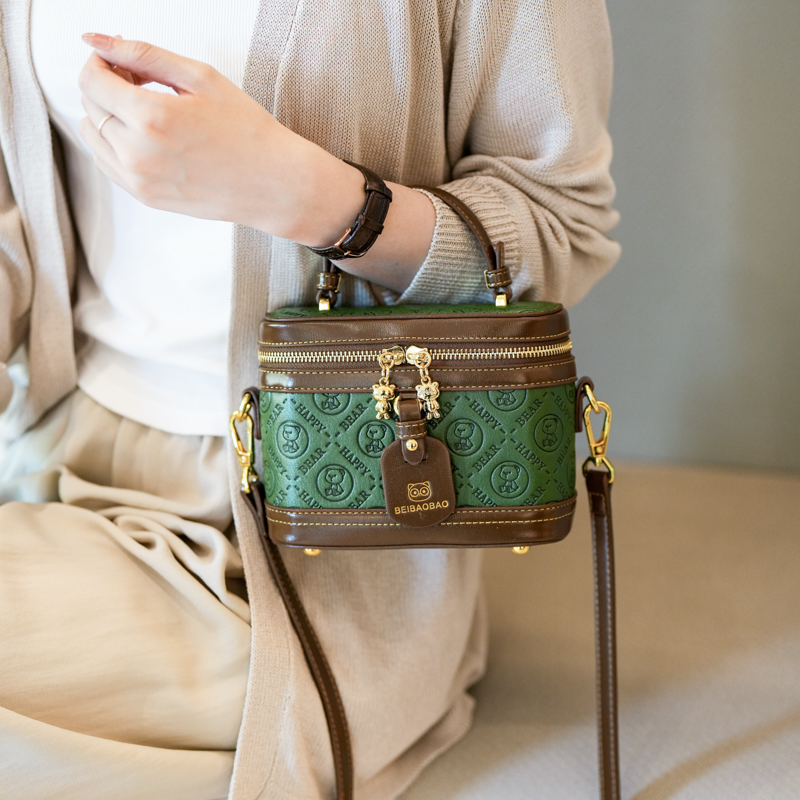 【ホットセール】新しいトレンディなレトロプリントの小さなスク - Women Bags For Sale のレビューと価格